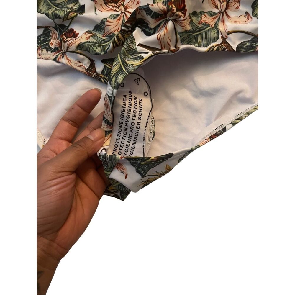 BOUTIQUE ONE PIECE SWIMSUIT - Picture 3 of 4